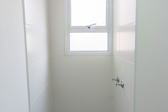 Banheiro de apartamento para alugar com 2 quartos, 44m² em Jardim Brasília (zona Norte), São Paulo