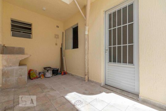 Área de Serviço de casa para alugar com 1 quarto, 30m² em Vila Alzira, São Paulo