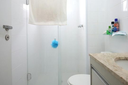 Banheiro de apartamento para alugar com 1 quarto, 47m² em Jardim Aeroporto, São Paulo