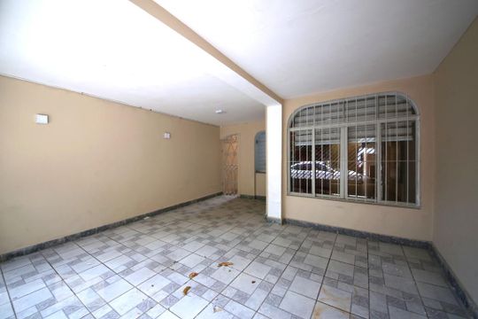 Garagem de casa para alugar com 3 quartos, 120m² em Vila Cordeiro, São Paulo