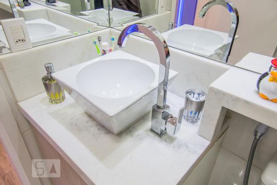 Banheiro 2 de apartamento para alugar com 2 quartos, 69m² em Saúde, São Paulo