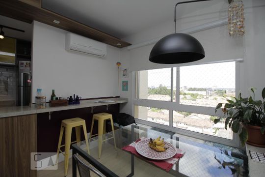 Sala de apartamento à venda com 2 quartos, 60m² em Marechal Rondon, Canoas