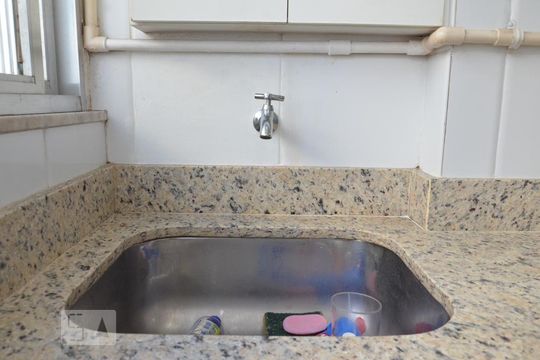 Cozinha de apartamento para alugar com 1 quarto, 44m² em Encantado, Rio de Janeiro