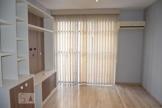 Sala de apartamento para alugar com 1 quarto, 44m² em Encantado, Rio de Janeiro