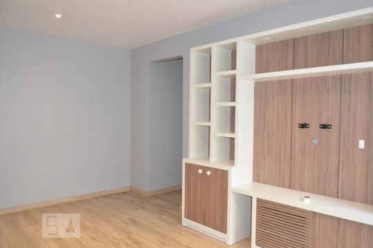 Sala de apartamento para alugar com 1 quarto, 44m² em Encantado, Rio de Janeiro