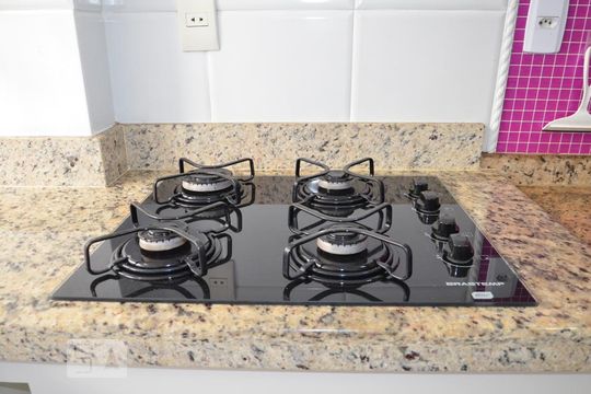 Cozinha de apartamento para alugar com 1 quarto, 44m² em Encantado, Rio de Janeiro