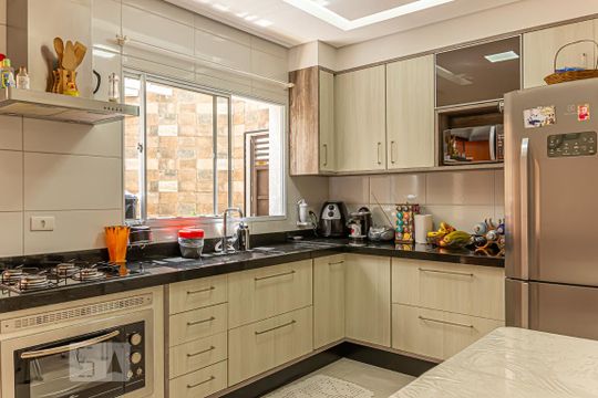 Cozinha de casa de condomínio à venda com 3 quartos, 96m² em Vila Moraes, São Paulo