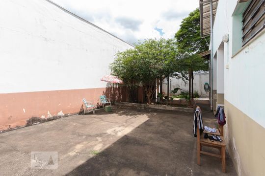 Quintal de casa à venda com 3 quartos, 300m² em Vila Nogueira, Campinas