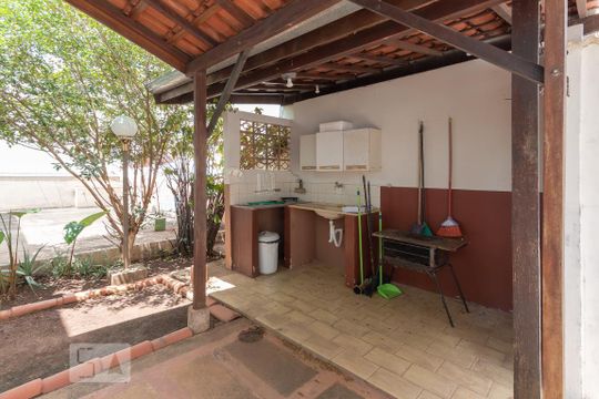 Área de Serviço de casa à venda com 3 quartos, 300m² em Vila Nogueira, Campinas