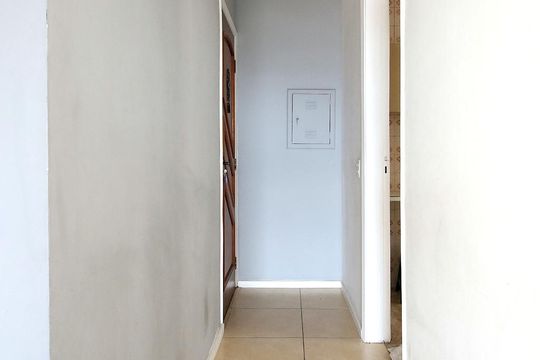 Corredor de apartamento à venda com 2 quartos, 61m² em Campo Belo, São Paulo