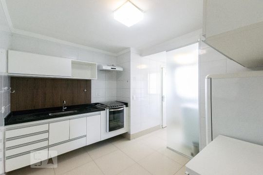 Cozinha de apartamento para alugar com 2 quartos, 67m² em Vila Olímpia, São Paulo