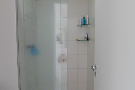Banheiro de apartamento para alugar com 1 quarto, 45m² em Brooklin Paulista, São Paulo