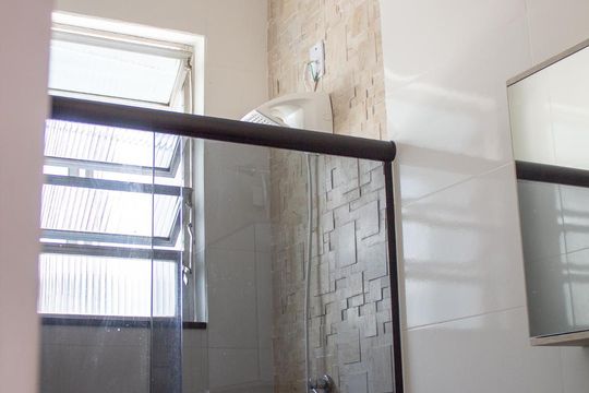 Banheiro de apartamento à venda com 3 quartos, 68m² em Praca da Bandeira, Rio de Janeiro