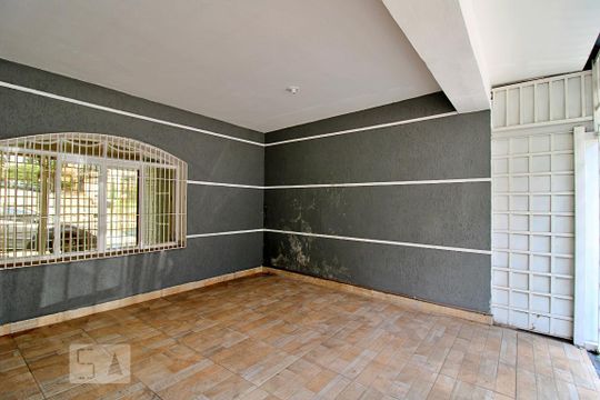 Garagem de casa à venda com 3 quartos, 230m² em Vila Progredior, São Paulo