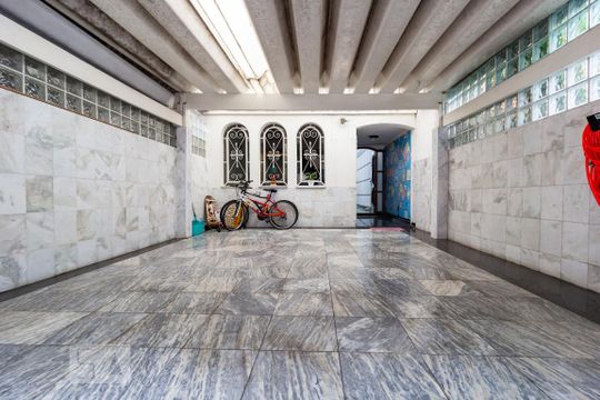 Garagem de casa à venda com 3 quartos, 310m² em Vila Congonhas, São Paulo