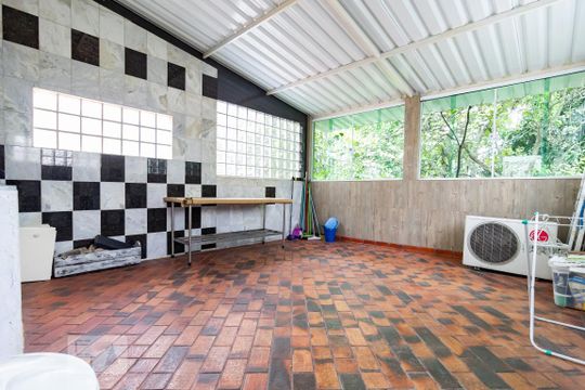 Fundos de casa à venda com 3 quartos, 310m² em Vila Congonhas, São Paulo