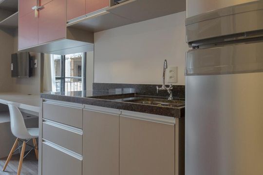 Cozinha de kitnet/studio para alugar com 1 quarto, 26m² em Centro, São Paulo