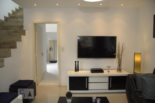 Sala de casa à venda com 3 quartos, 160m² em Pechincha, Rio de Janeiro