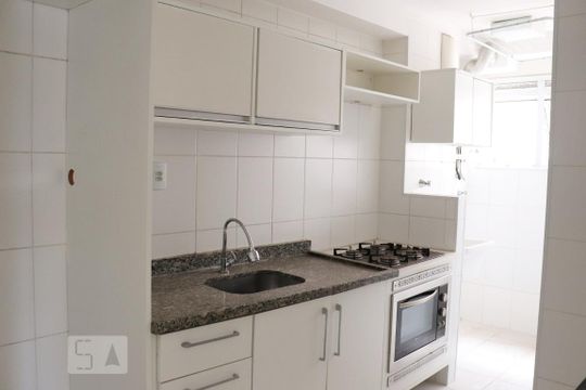 Cozinha de apartamento para alugar com 2 quartos, 50m² em Parque Erasmo Assunção, Santo André