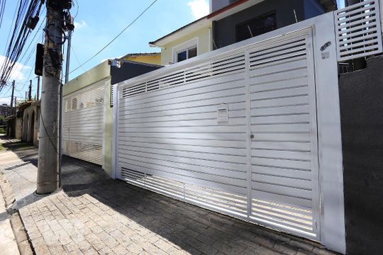 Fachada de casa à venda com 3 quartos, 120m² em Cidade Monções, São Paulo