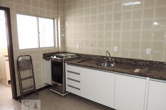 Cozinha de apartamento para alugar com 3 quartos, 120m² em Córrego Grande, Florianópolis