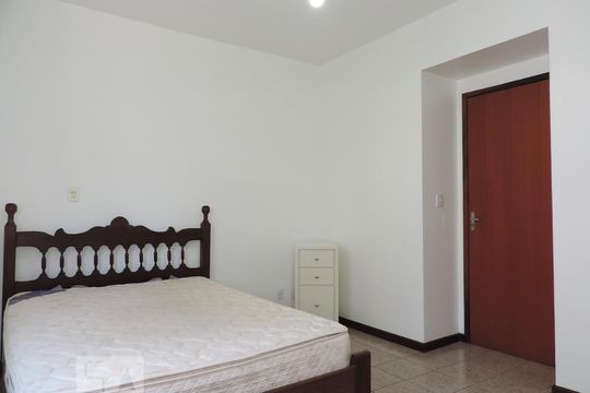 Suite 1 de apartamento para alugar com 3 quartos, 120m² em Córrego Grande, Florianópolis