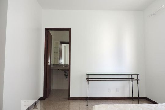 Suite 1 de apartamento para alugar com 3 quartos, 120m² em Córrego Grande, Florianópolis