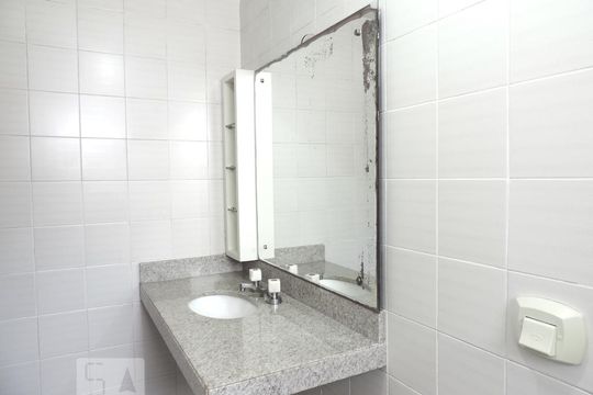 Suite 1 - Banheiro Torneira de apartamento para alugar com 3 quartos, 120m² em Córrego Grande, Florianópolis