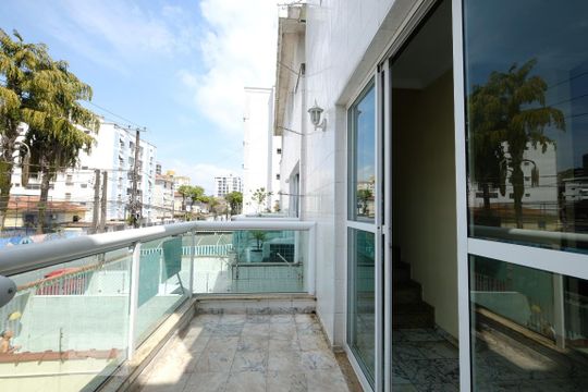 Casa para alugar com 4 quartos, 190m² em Boqueirão, Santos