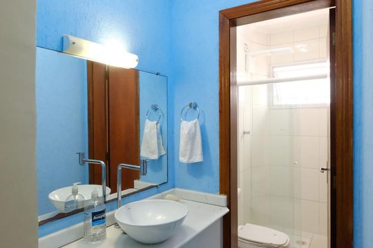 Banheiro Social de casa para alugar com 4 quartos, 190m² em Boqueirão, Santos