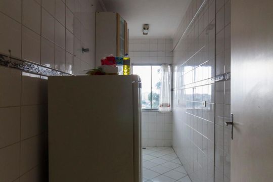 Cozinha de apartamento para alugar com 2 quartos, 100m² em Vila Mira, São Paulo