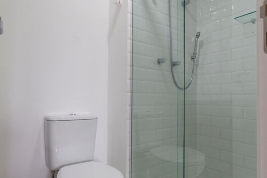 Banheiro Social de apartamento à venda com 2 quartos, 63m² em Jabaquara, São Paulo
