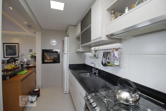 Cozinha de apartamento à venda com 2 quartos, 80m² em Marechal Rondon, Canoas