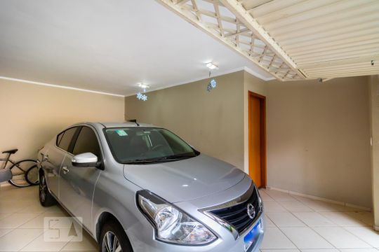 Garagem de casa para alugar com 3 quartos, 165m² em Parque Vitória, São Paulo