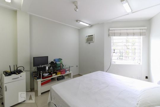 Quarto 1 de casa à venda com 7 quartos, 320m² em Vila Mariana, São Paulo