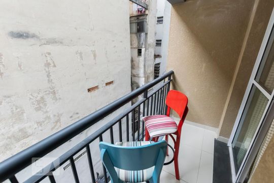 Varanda de kitnet/studio para alugar com 1 quarto, 28m² em Sé, São Paulo