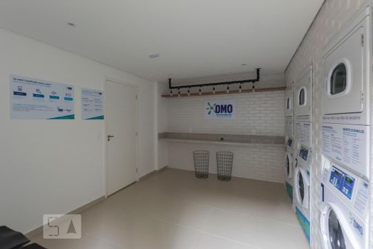 Área comum - Lavanderia de kitnet/studio para alugar com 1 quarto, 28m² em Sé, São Paulo