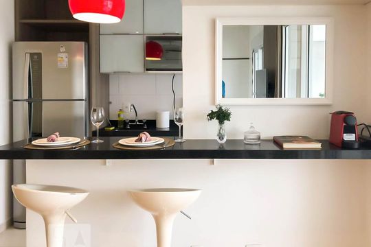 Cozinha de apartamento à venda com 1 quarto, 55m² em Vila Nova Conceição, São Paulo