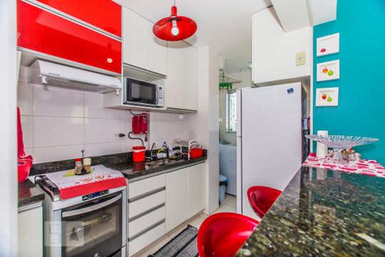 Cozinha de apartamento para alugar com 2 quartos, 57m² em Ouro Preto, Belo Horizonte