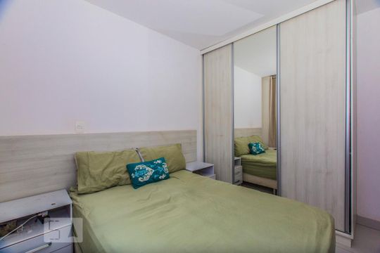 Quarto de apartamento para alugar com 2 quartos, 57m² em Ouro Preto, Belo Horizonte