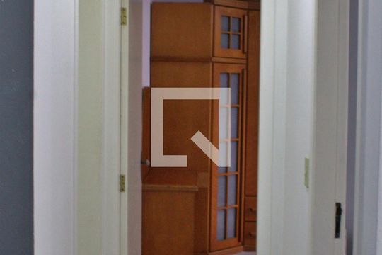 Corredor de apartamento à venda com 2 quartos, 55m² em Vila Andrade, São Paulo