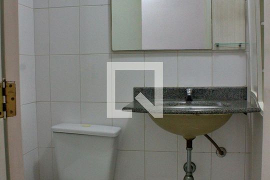 Banheiro de apartamento à venda com 2 quartos, 55m² em Vila Andrade, São Paulo