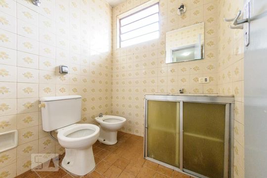 Banheiro de apartamento à venda com 2 quartos, 72m² em Vila Industrial, Campinas