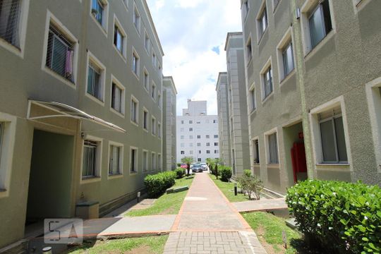 Fachada do bloco de apartamento para alugar com 2 quartos, 55m² em Pinheirinho, Curitiba
