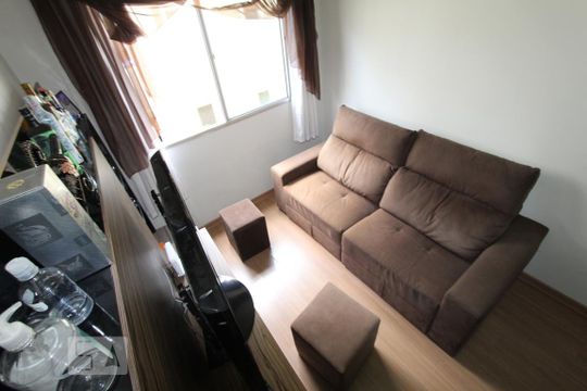Apartamento para alugar com 2 quartos, 55m² em Pinheirinho, Curitiba