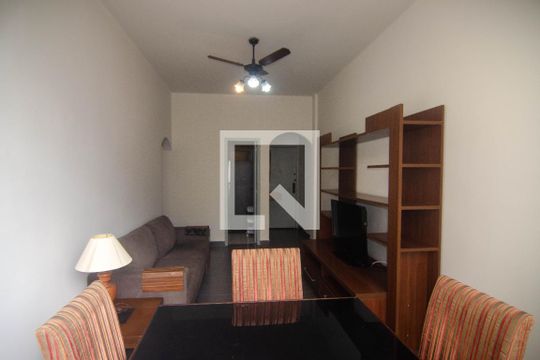 Sala de apartamento para alugar com 1 quarto, 50m² em Copacabana, Rio de Janeiro
