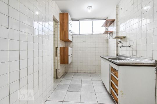 Cozinha de apartamento para alugar com 1 quarto, 63m² em Pinheiros, São Paulo