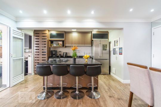 Cozinha  de apartamento à venda com 2 quartos, 67m² em Vila Homero Thon, Santo André