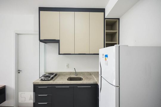 Cozinha de apartamento à venda com 1 quarto, 35m² em Real Parque, São Paulo