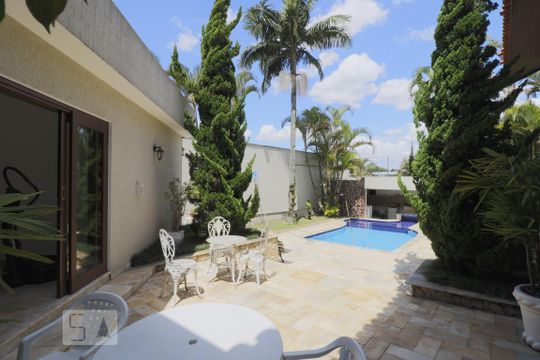 Piscina de casa à venda com 3 quartos, 490m² em Chácara Monte Alegre, São Paulo